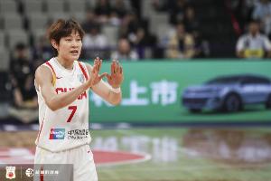 杨力维：希望年轻队员珍惜这样的舞台 别因失利提出对自己的质疑